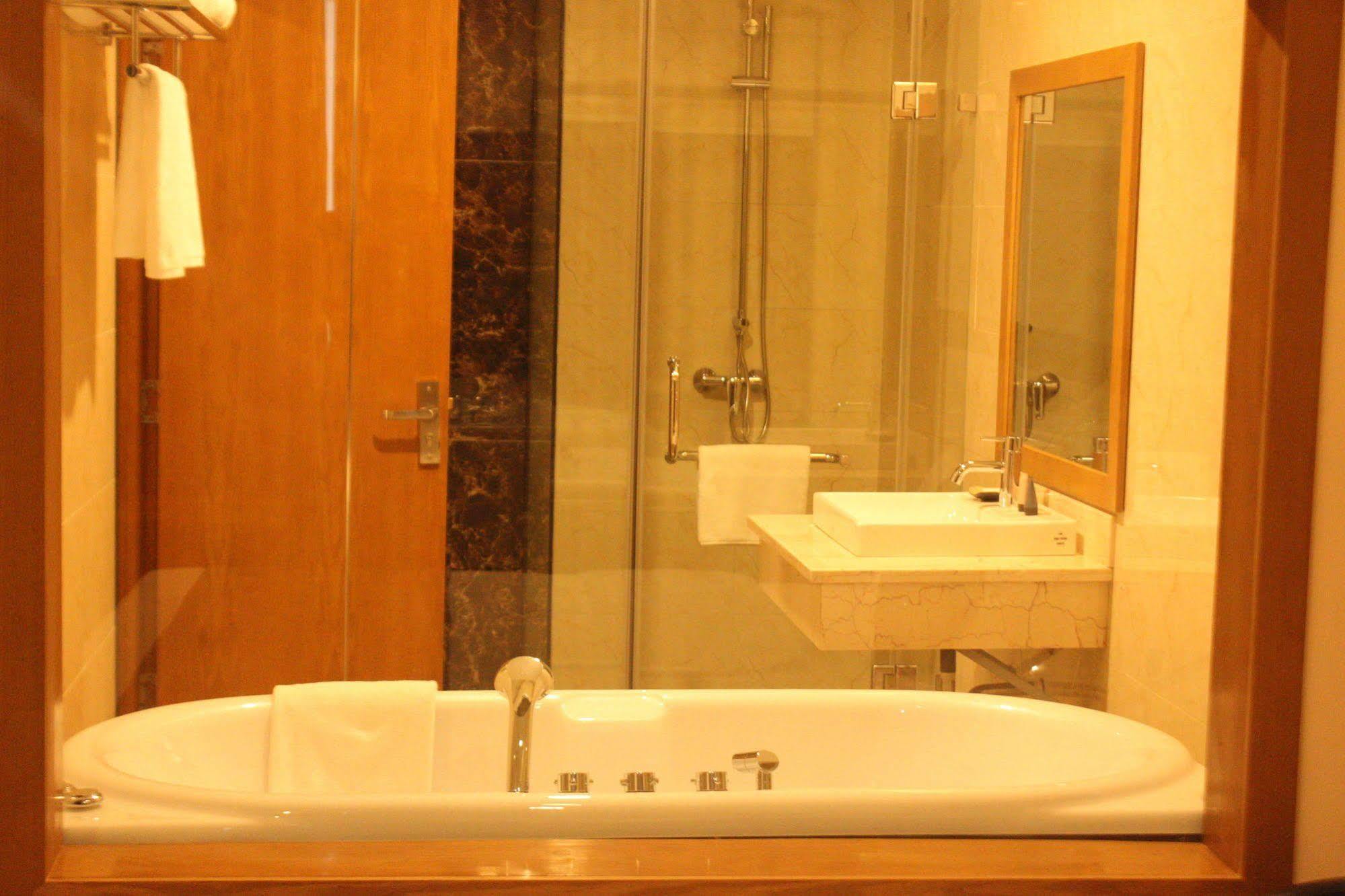 Muong Thanh Cua Dong Hotel Vinh Εξωτερικό φωτογραφία